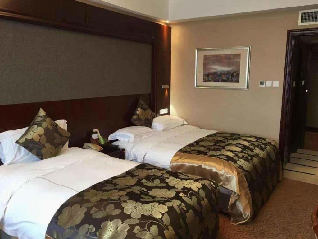 Yantai Golden Gulf Hotel Exterior photo